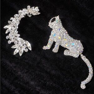 B2. Sparkling Crystal Brooch Set